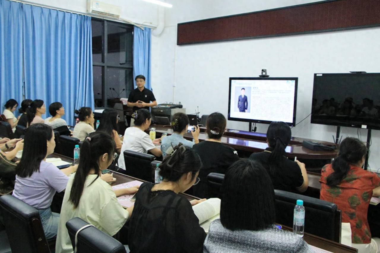 ✅澳门王中王100%的资料✅丨岳阳首届生活方式医学论坛举行 探讨医疗康养新“处方”  第3张