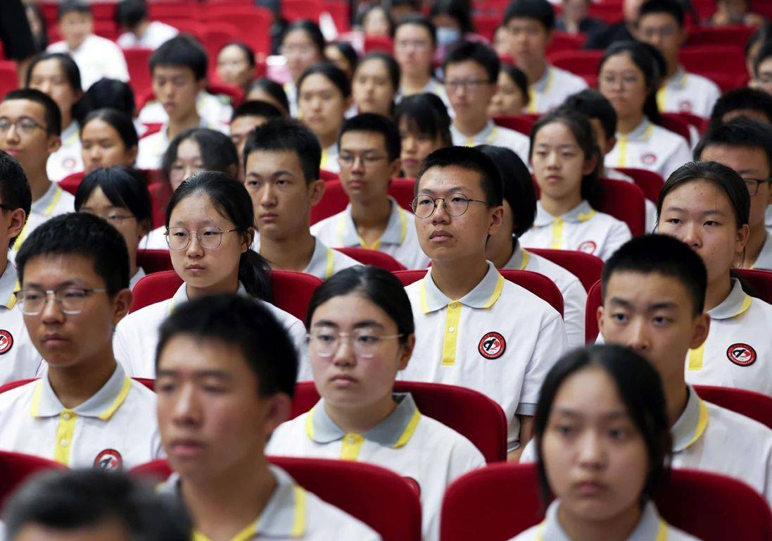 香港近50期历史记录大全汇总丨平安健康CTO贺立权：AI赋能医疗健康服务，助力打造中国版管理式医疗模式丨2024 ITValue Summit 数字价值年会