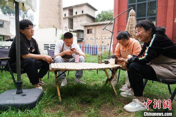 澳门正版资料大全资料生肖卡丨城中度假、落日、星辰和绿野仙踪，一起开启魔都慢生活  第2张