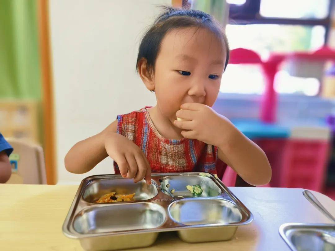 新澳正版资料与内部资料丨连云港东海：“闪亮经济”带来美好生活