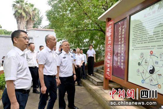 新澳门免费资料大全历史记录开马丨健康巡诊进警营，爱警暖警有“医”靠