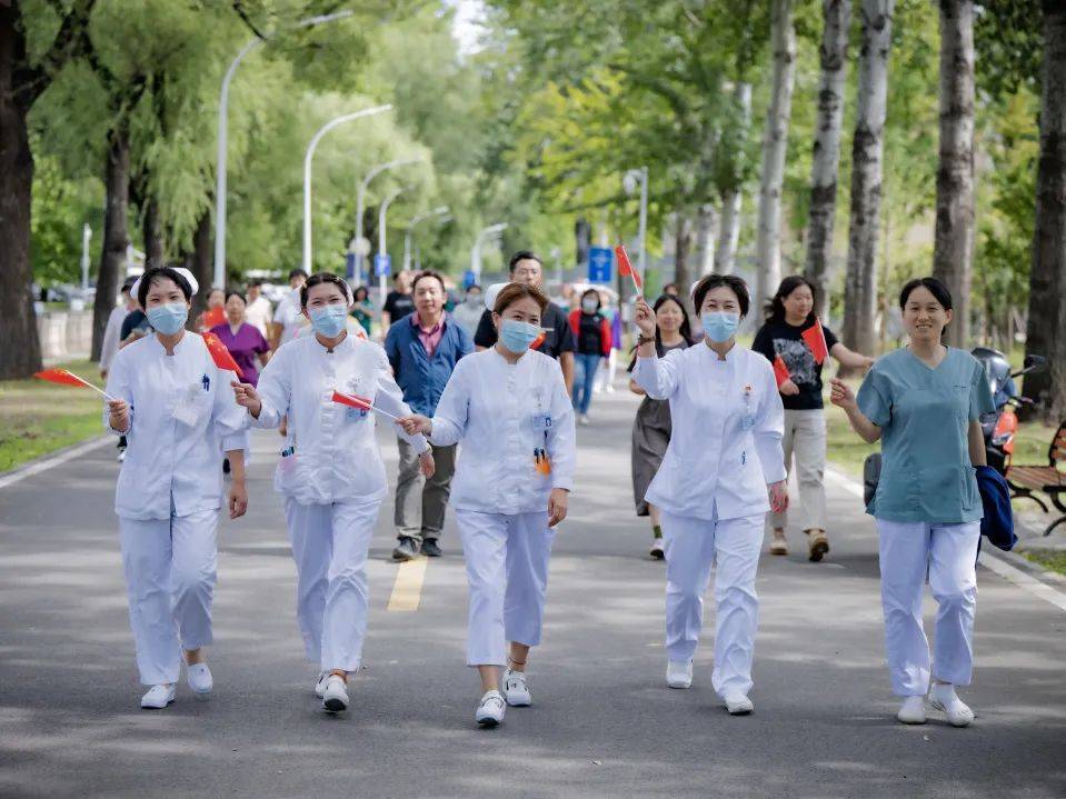 管家婆一肖一码100正确丨卫生保健预防手足口病，呵护幼儿健康——郑州幼专附属圣菲城幼儿园传染病宣传  第2张